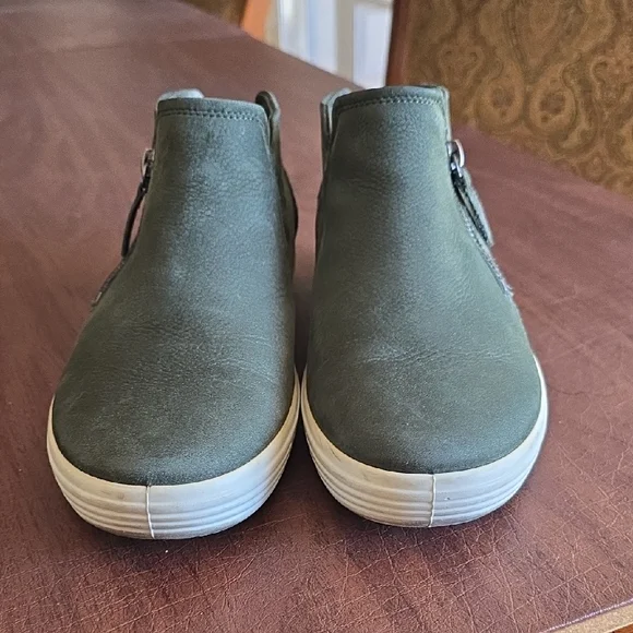 Ecco Olive Ankle Boots - Picture 3 of 7